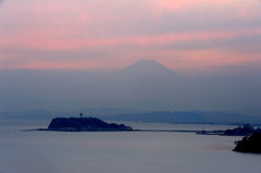 薄暮の江ノ島