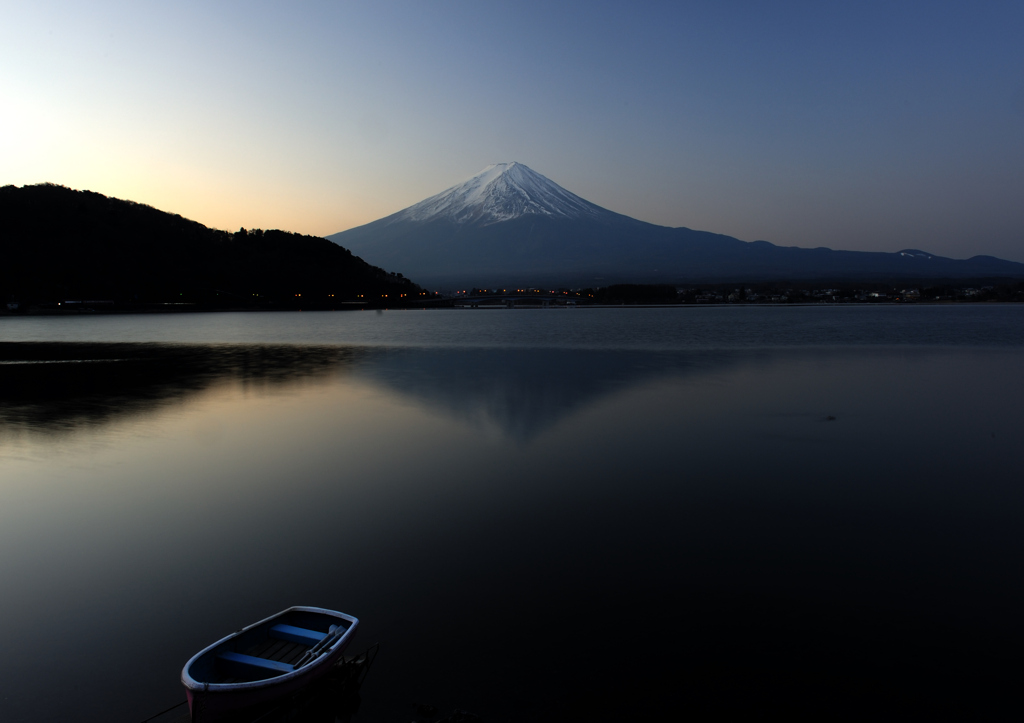 目覚め間近の河口湖