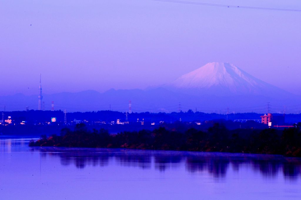 富士とスカイツリー遠景
