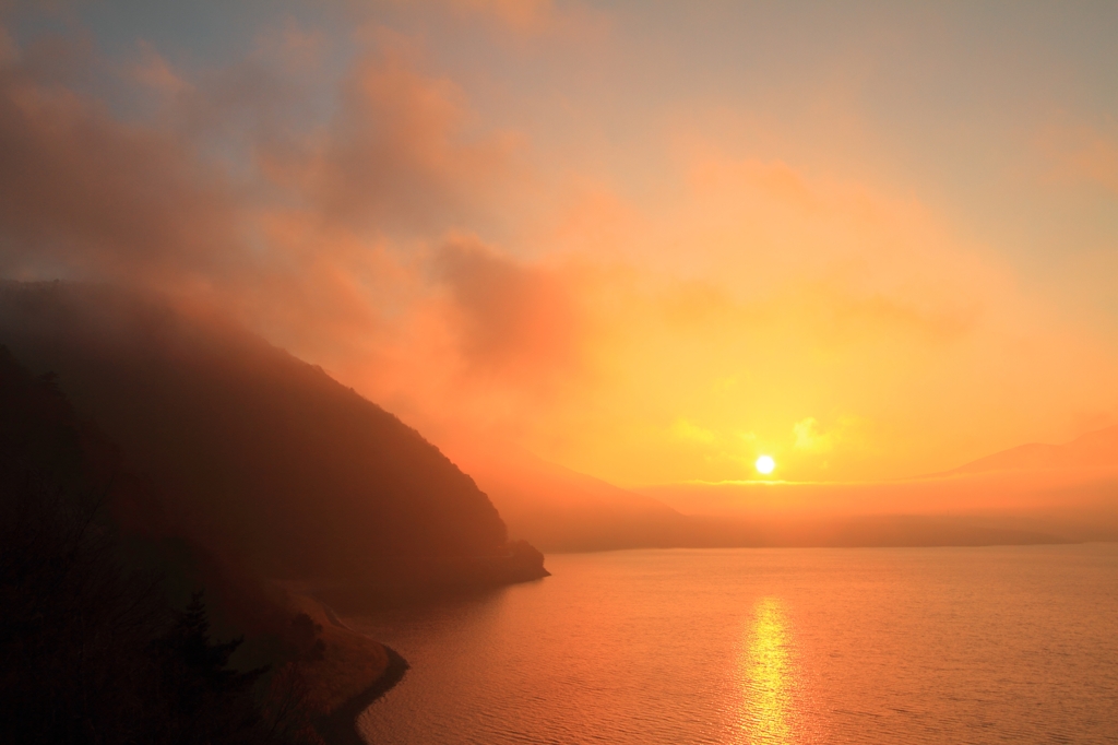 湖の朝