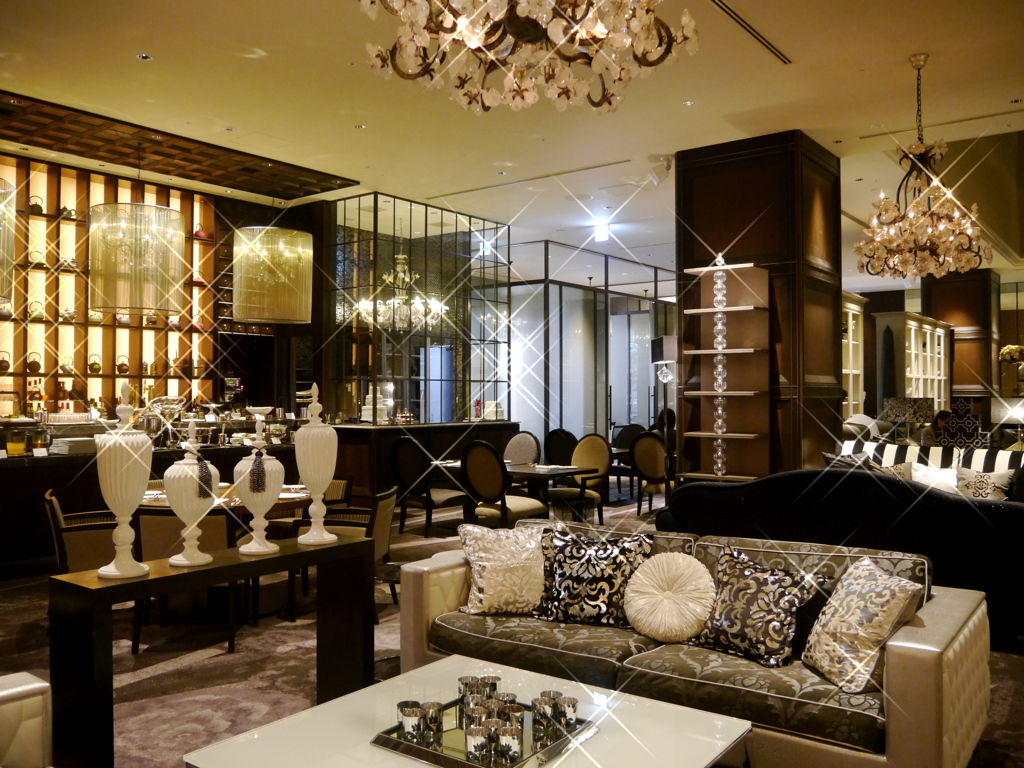 THE LOUNGE