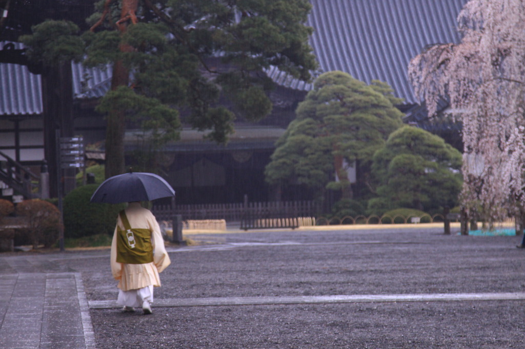 朝のお勤め