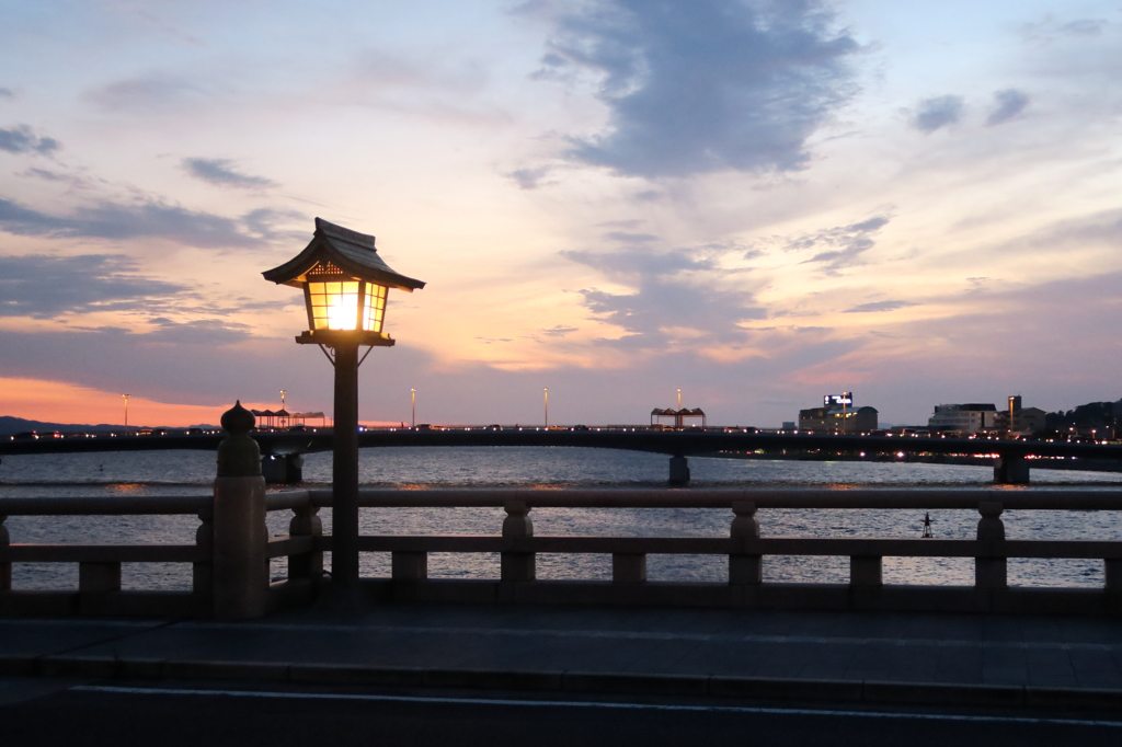 黄昏の松江大橋