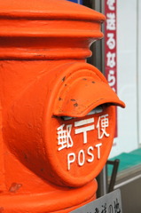 レトロな丸ポスト