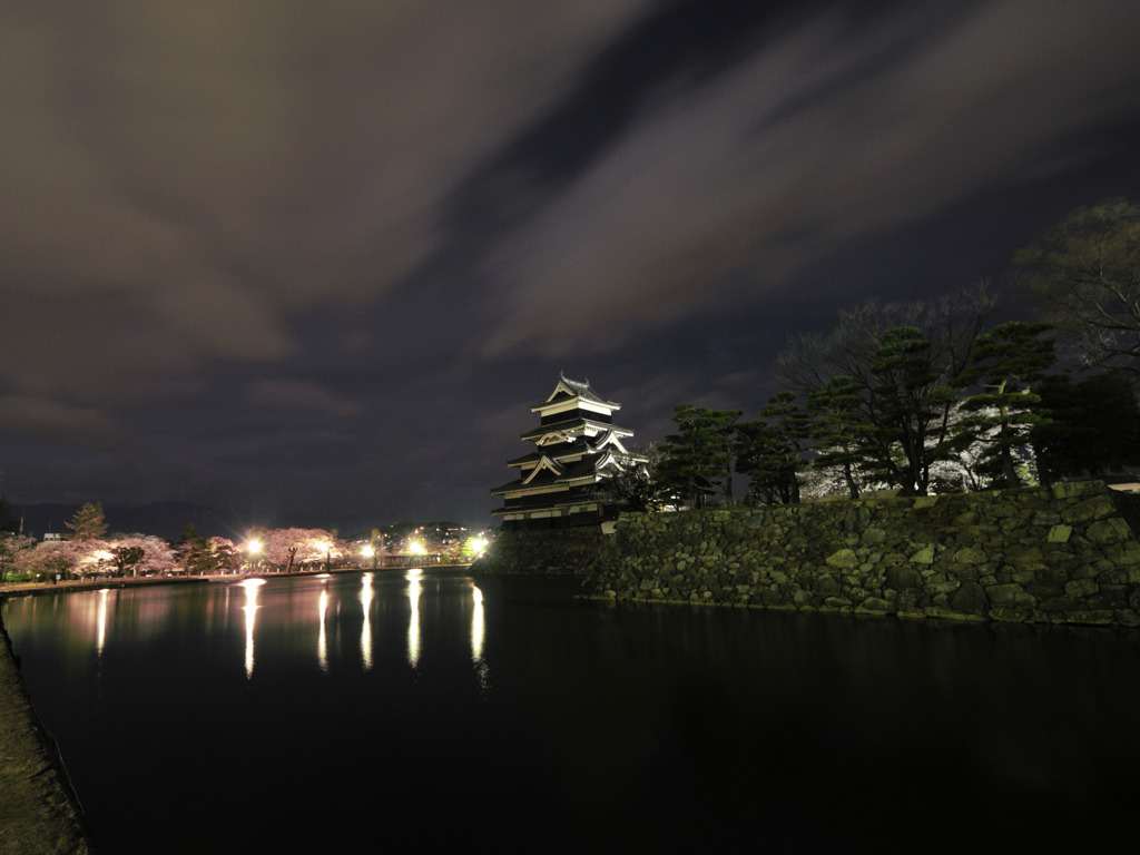 夜桜と松本城