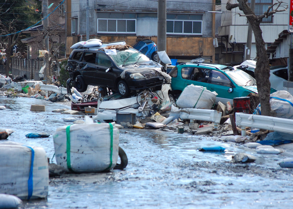 津波の爪跡　塩釜市内　２
