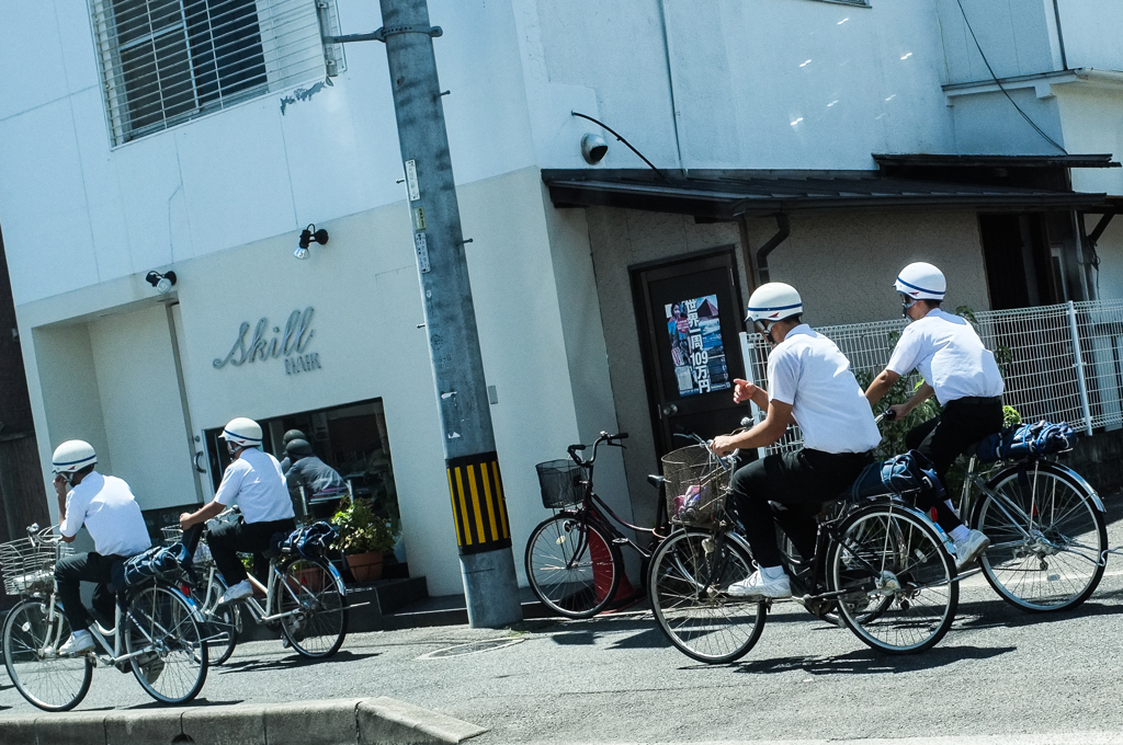 夏を駆けてく