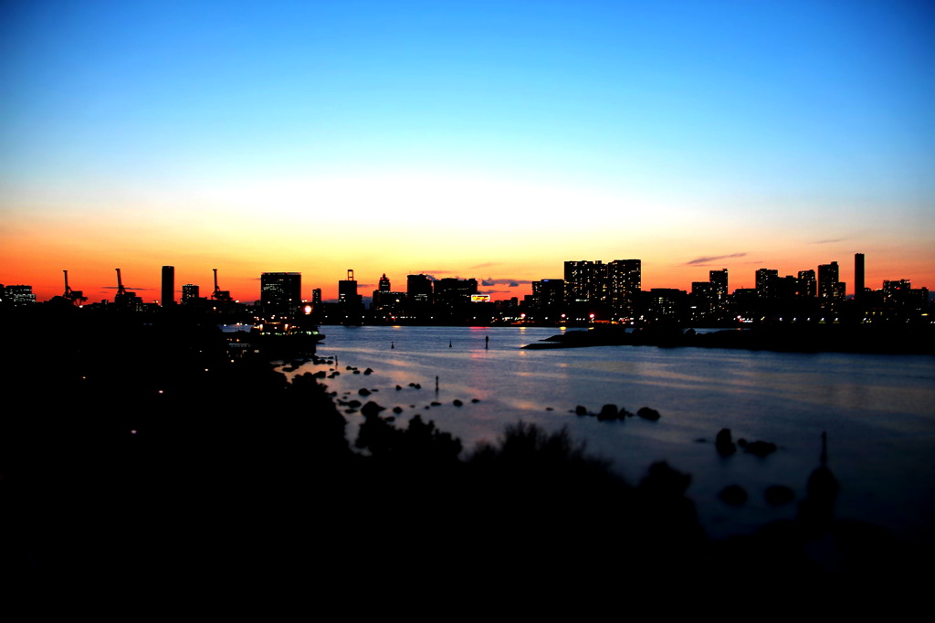 夕日の沈む頃