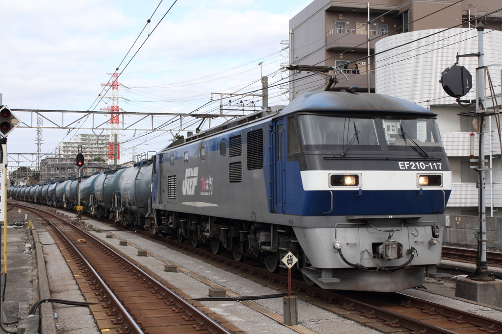 EF210-117 貨物列車