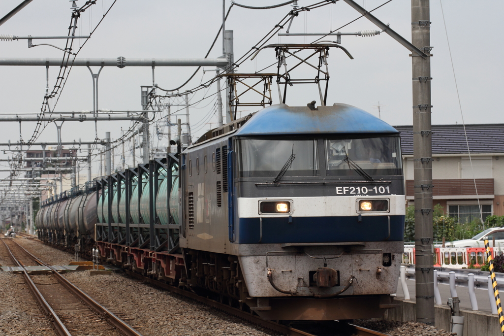 EF210-101 貨物列車