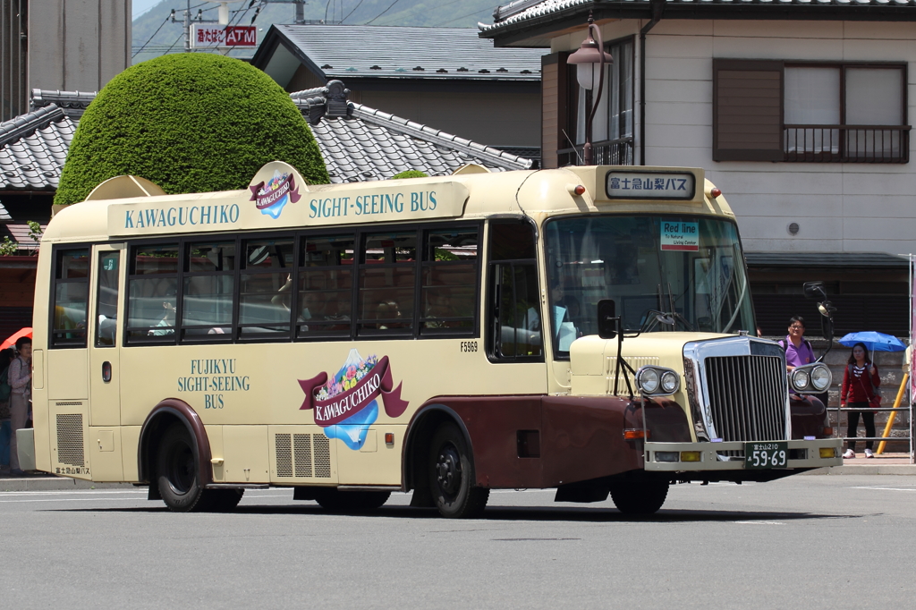 レトロバス　河口湖・西湖周遊バス