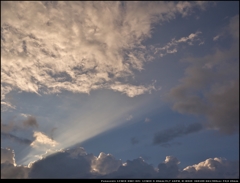 雲の切れ間から