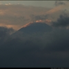 雲に満たされる霊峰