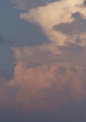 入り乱れる雲たち