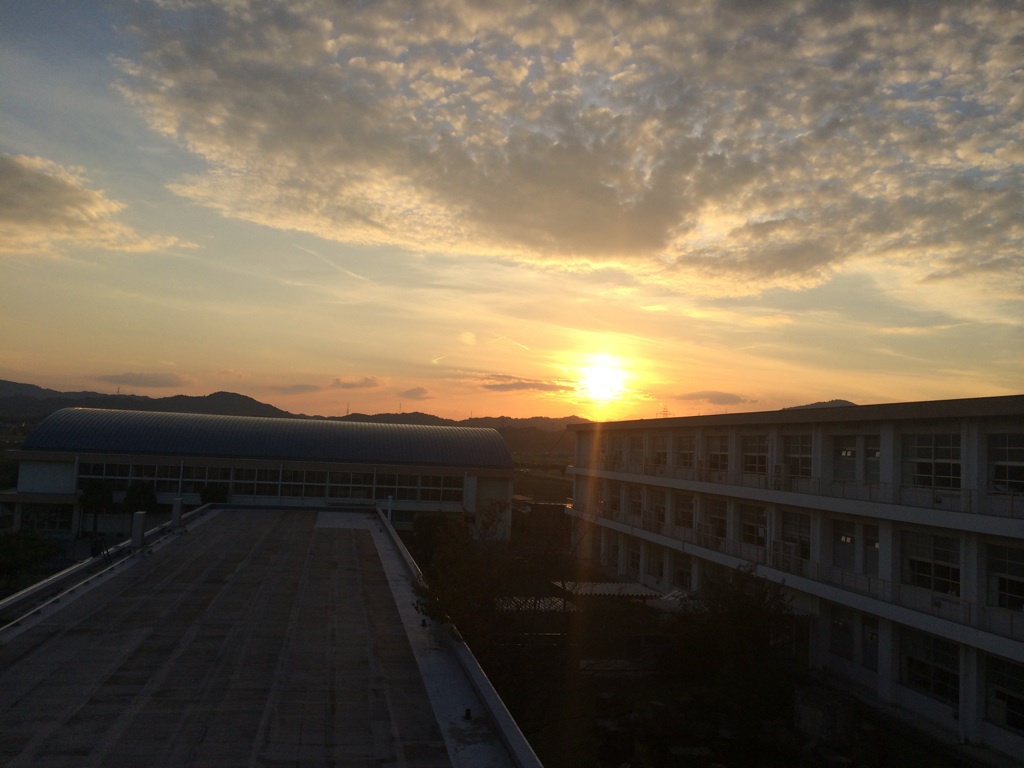 母校からの夕日