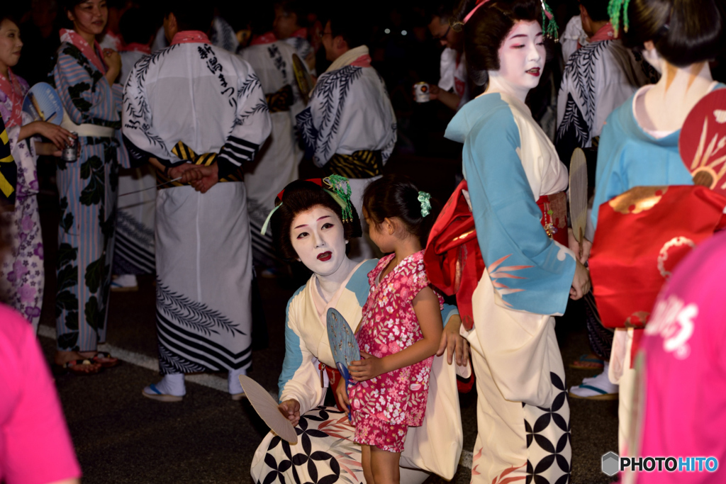 夏祭りと芸者衆