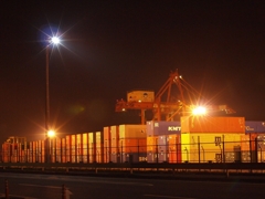 夜の貨物港１
