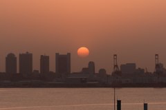 朝日に黄砂
