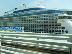 QUANTUM OF THE SEAS 168,666tons②