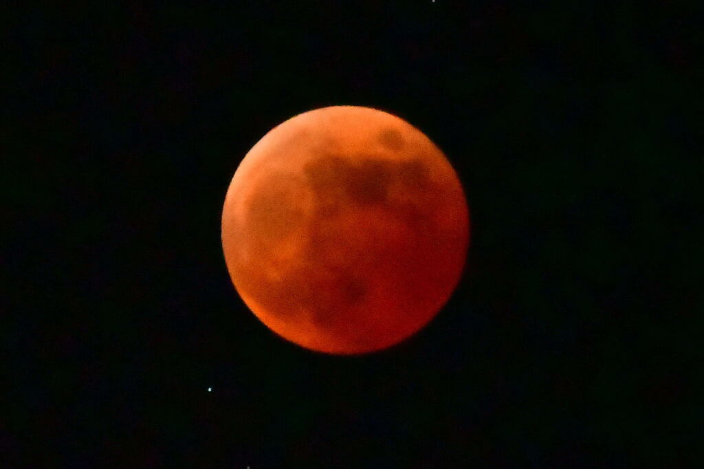 皆既月食19:55