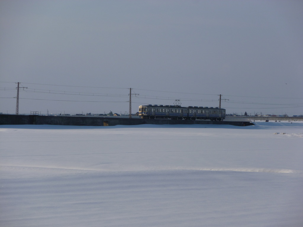 雪野原の電車
