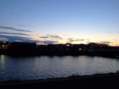 夕刻の多摩川