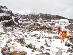 冠雪・・９月の鳥海山