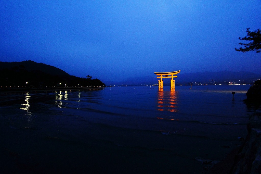 宮島の夜