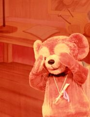 ダッフィー『キャ～～！』・・・(/ω・＼)ﾁﾗｯ