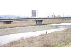 とある河川敷の一光景