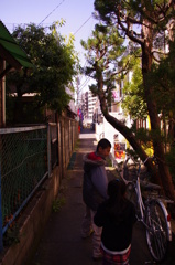 ラーメン屋に並んでいるときの一風景