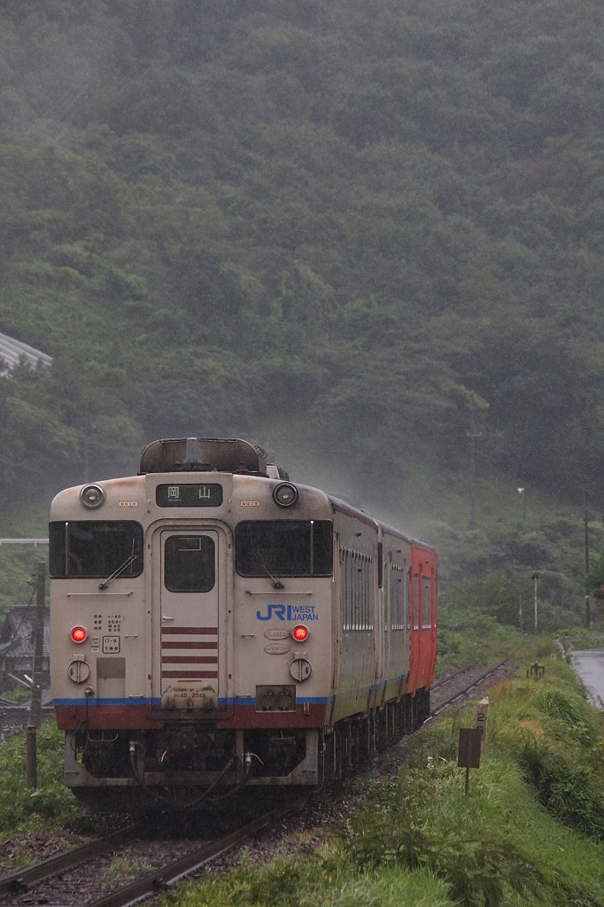 雨のローカル線