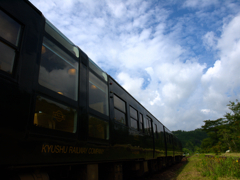 青空と特急「はやとの風」