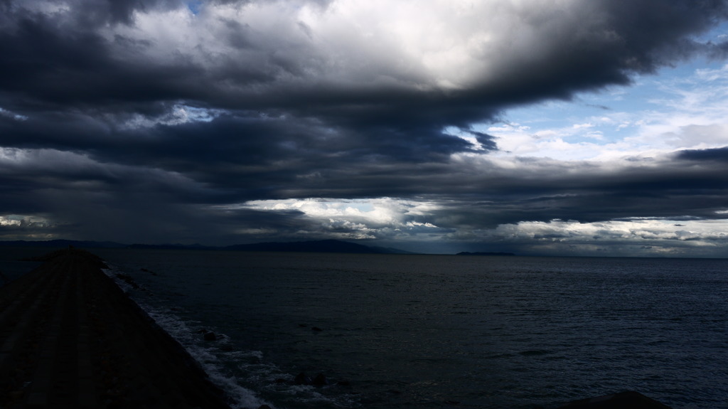 淡路島は　雨かな？