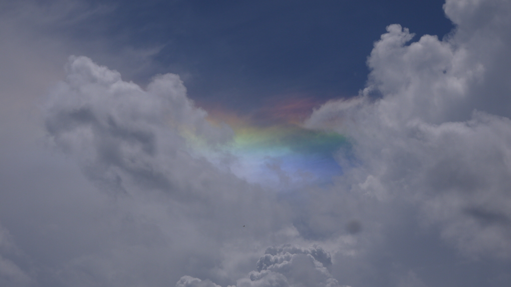 雲の中の虹