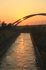 夜明け　大河津分水可動堰