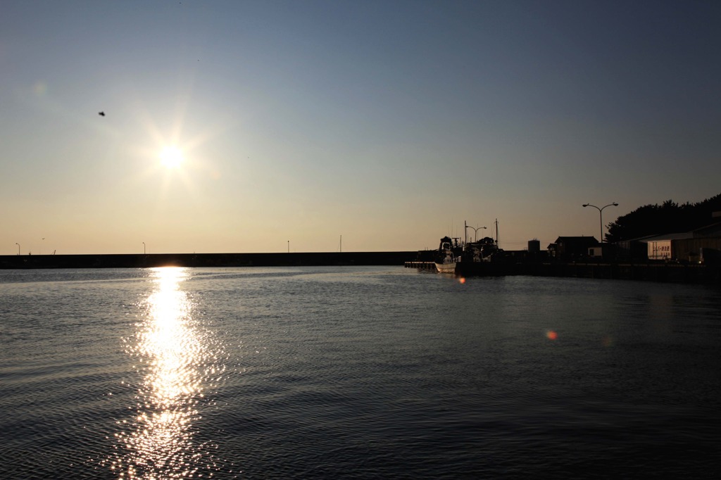 港の夕暮れ