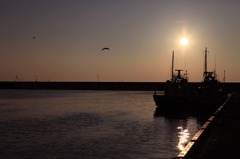 港の夕暮れ２