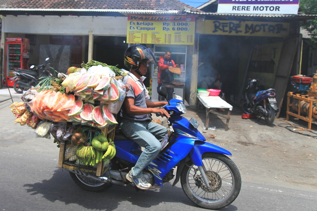 フルーツ売りライダー