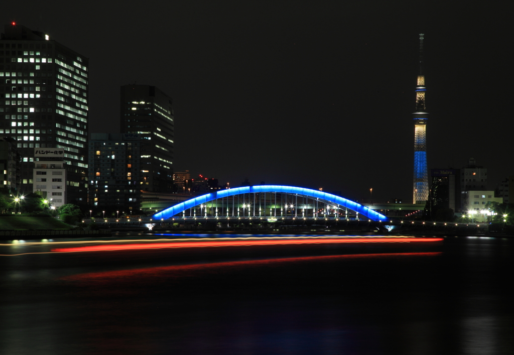  永代橋とスカイツリー