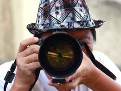 フォトグラファ。なに見てるの！