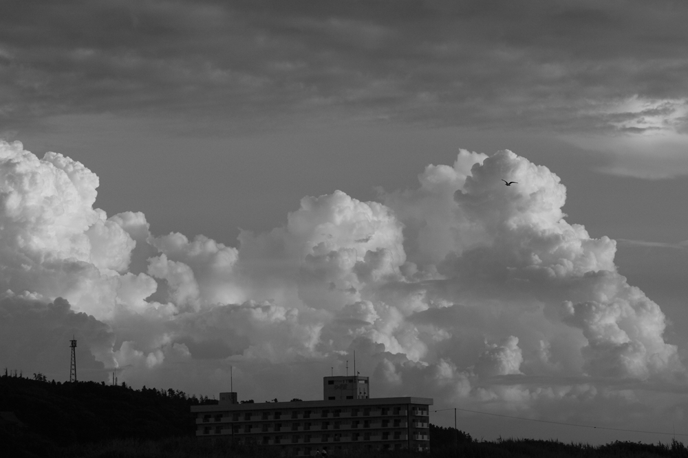 迫りくる空３