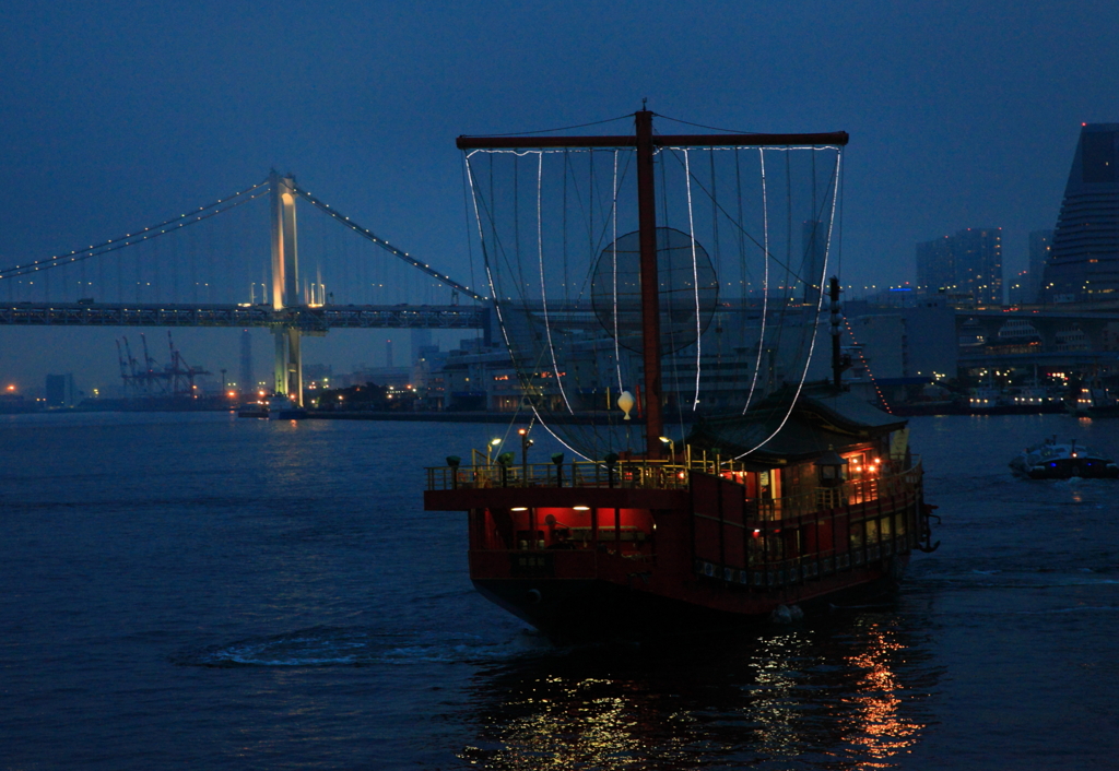 出港！Rainbow Bridge