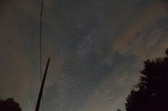 雲間から