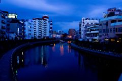 夕暮れの街並み