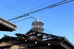 線と塔