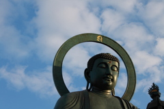 大仏の空に