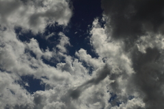 夏空 vs 梅雨空
