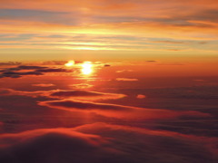 上空１００００ｍからの夕日