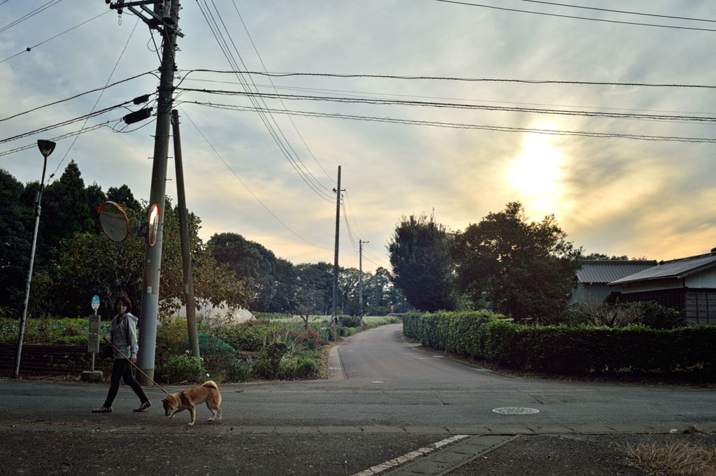 街の風景「陽の落ちるころ」